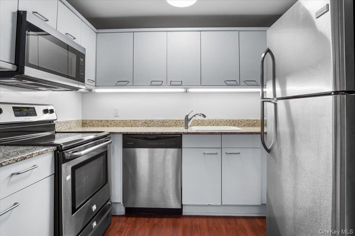 100 Cuttermill Road # 3F, Great Neck, NY 11021