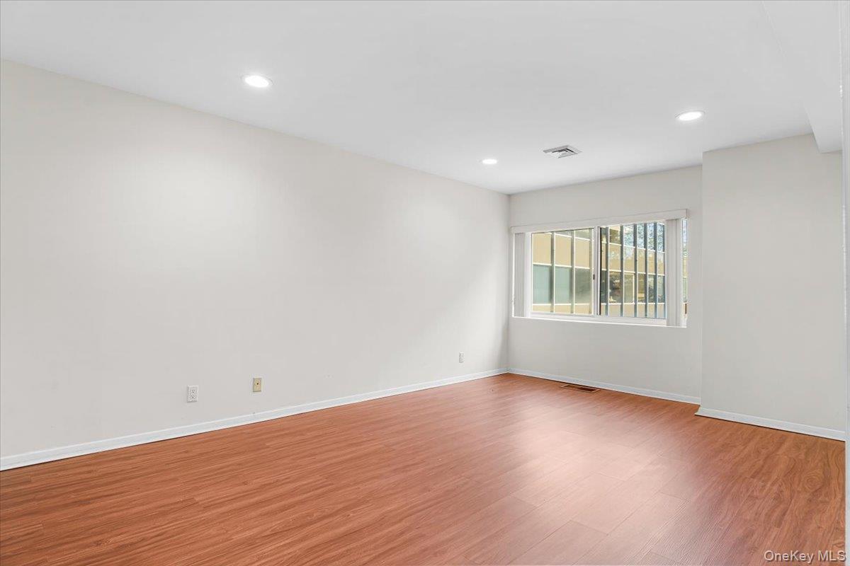 100 Cuttermill Road # 3F, Great Neck, NY 11021