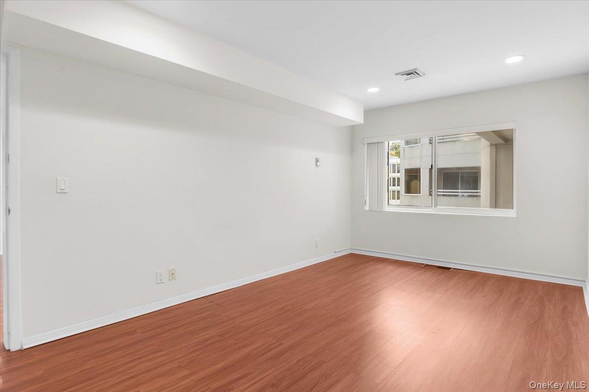 100 Cuttermill Road # 3F, Great Neck, NY 11021