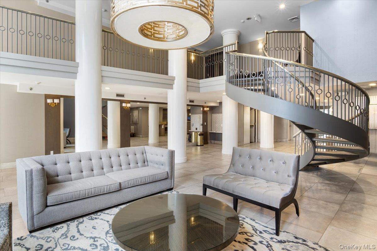 100 Cuttermill Road # 3F, Great Neck, NY 11021