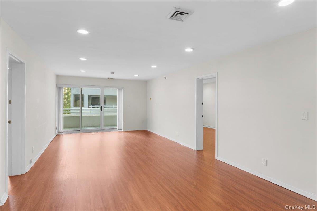 100 Cuttermill Road # 3F, Great Neck, NY 11021