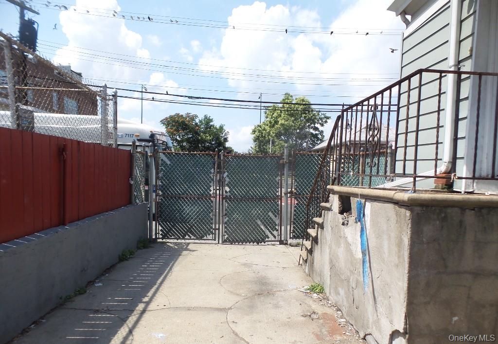 1048 E 98th Street, Brooklyn, NY 11236