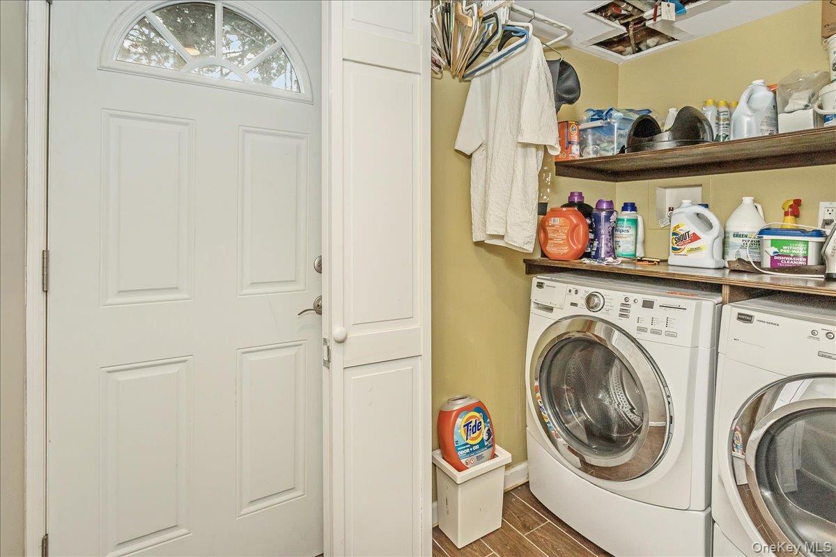 922 N 1st Street, New Hyde Park, NY 11040