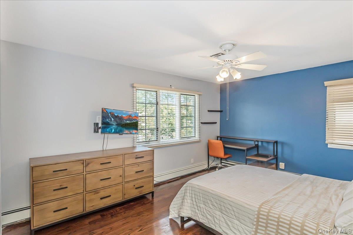 922 N 1st Street, New Hyde Park, NY 11040