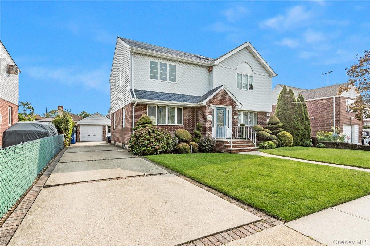 922 N 1st Street, New Hyde Park, NY 11040