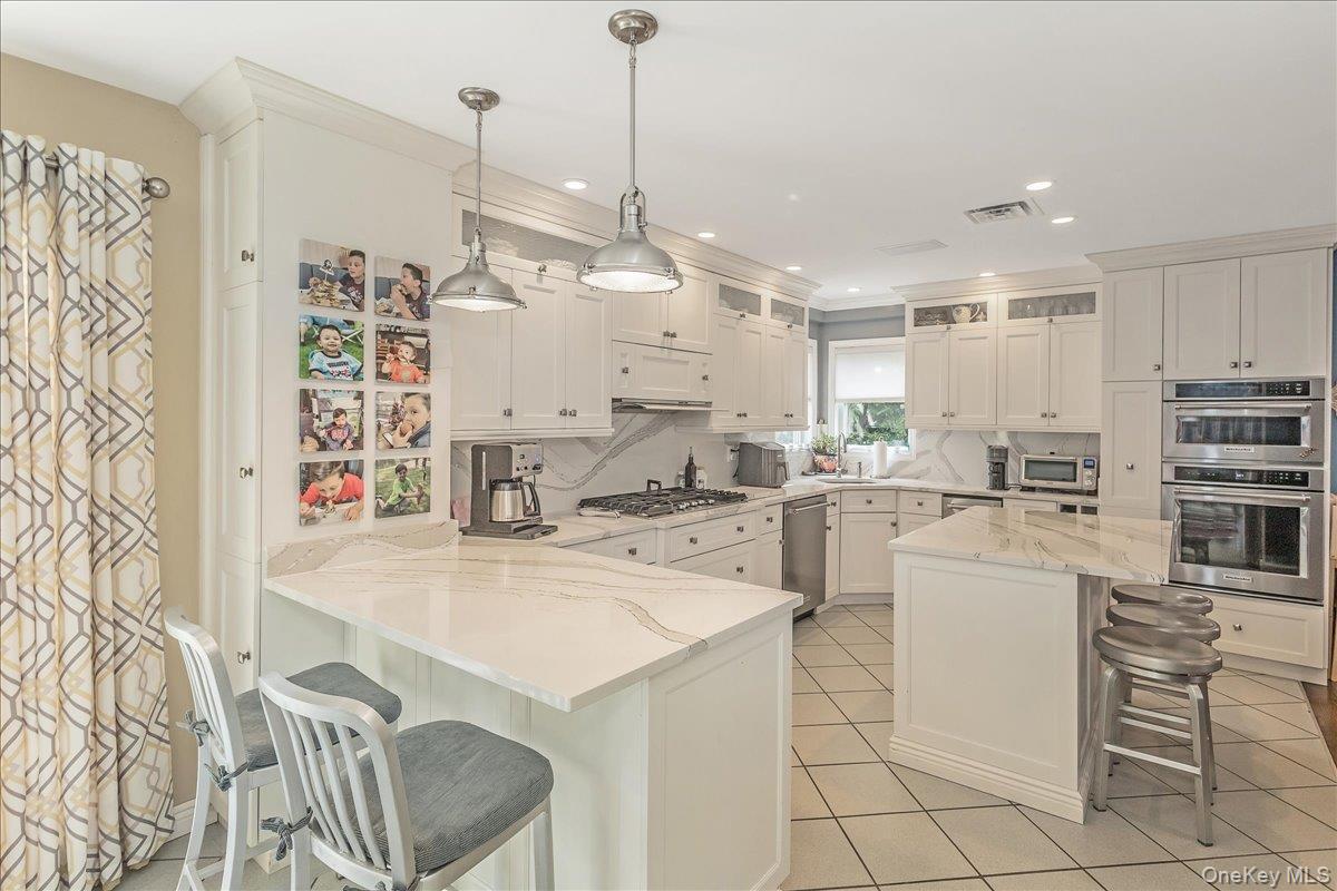 922 N 1st Street, New Hyde Park, NY 11040