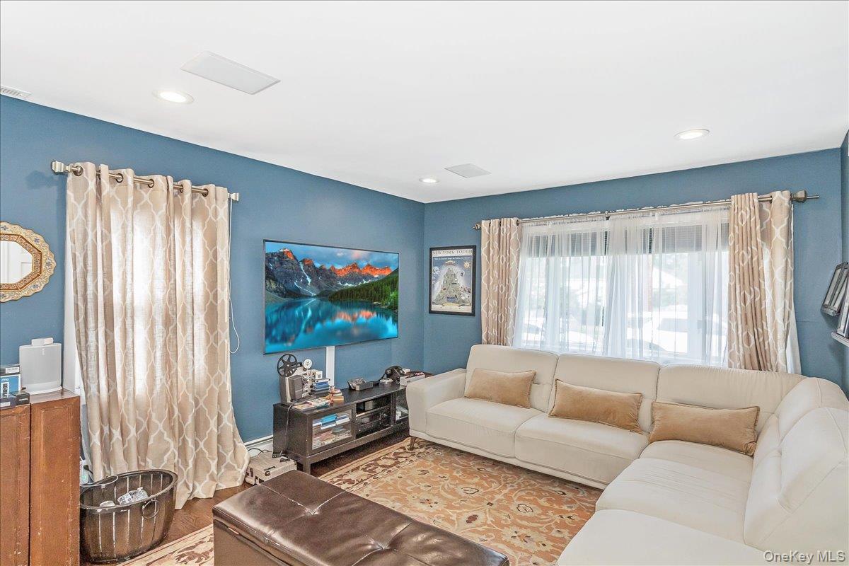 922 N 1st Street, New Hyde Park, NY 11040