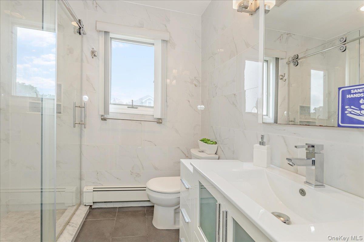 922 N 1st Street, New Hyde Park, NY 11040