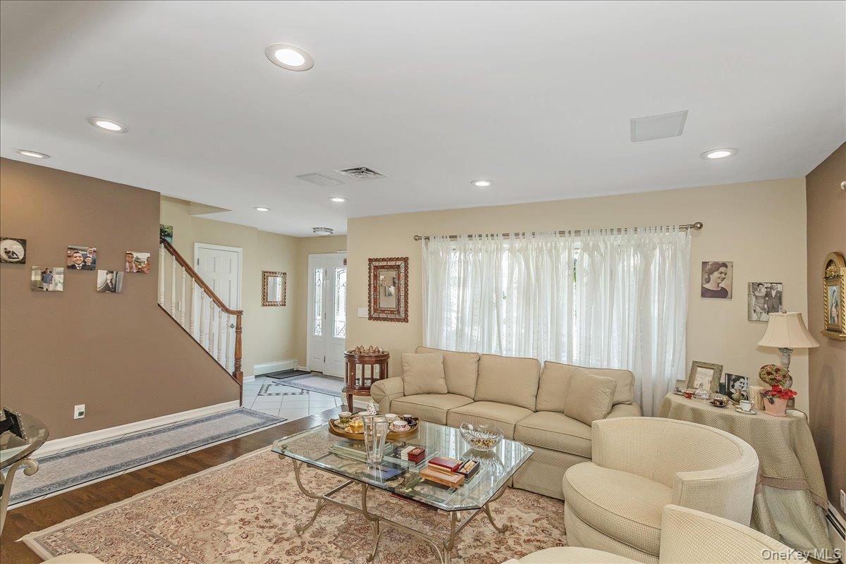 922 N 1st Street, New Hyde Park, NY 11040