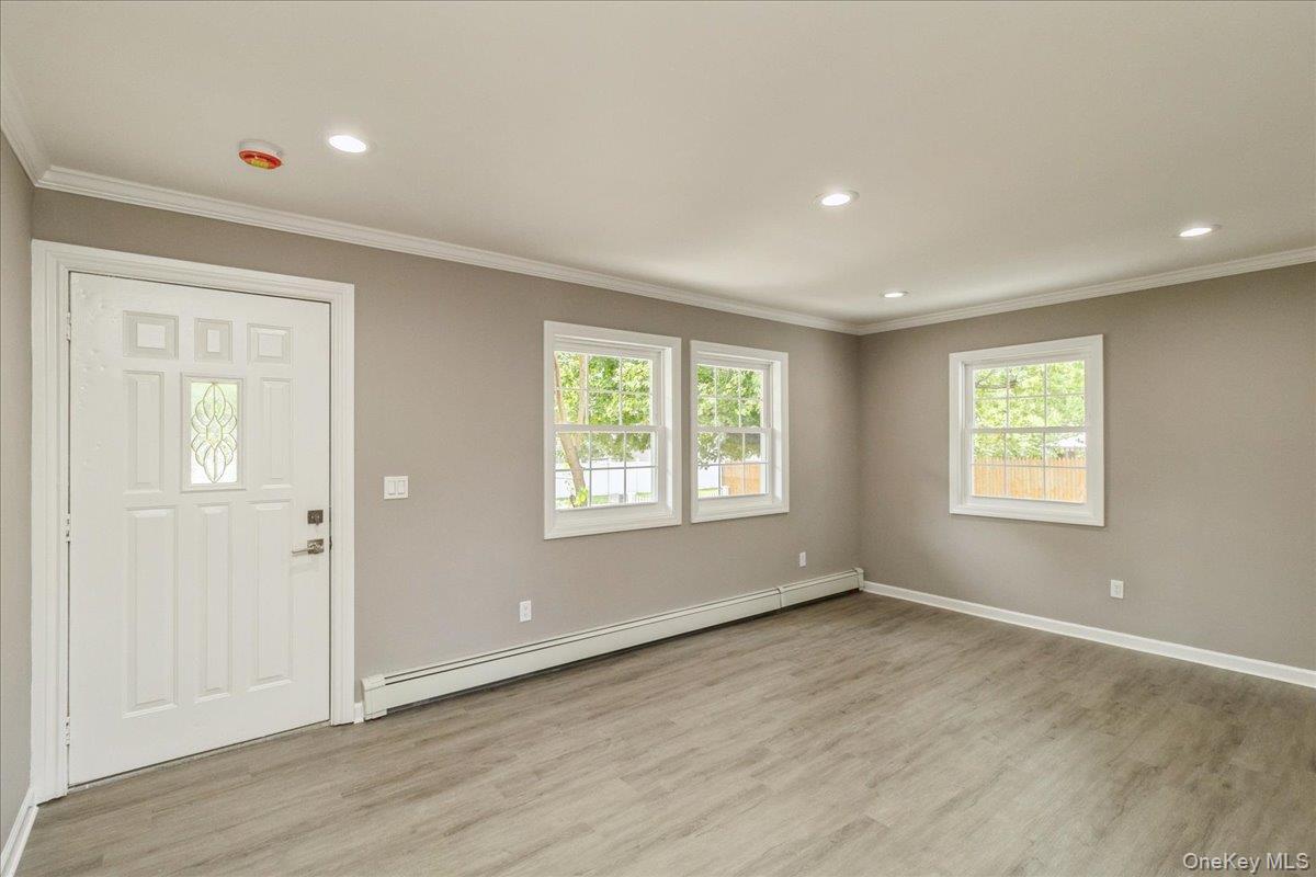 509 Hampton Avenue, Bellport, NY 11713