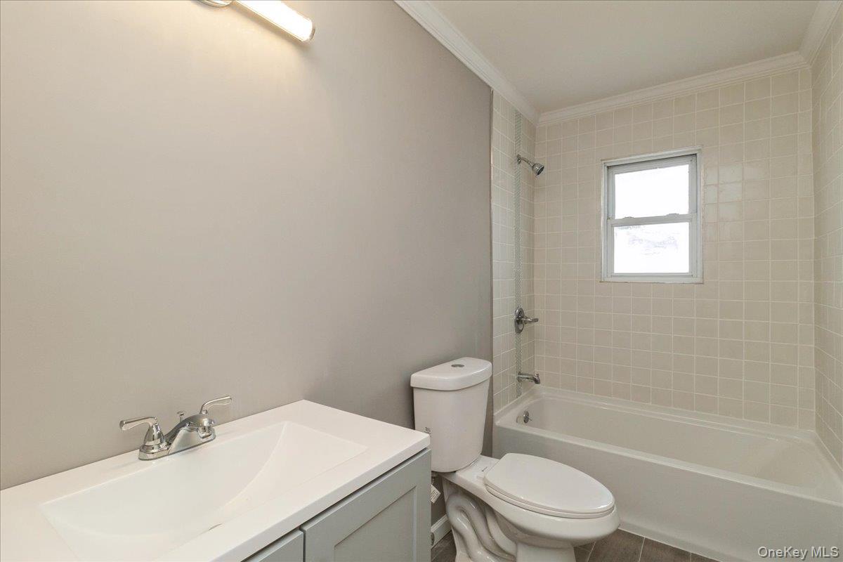 509 Hampton Avenue, Bellport, NY 11713