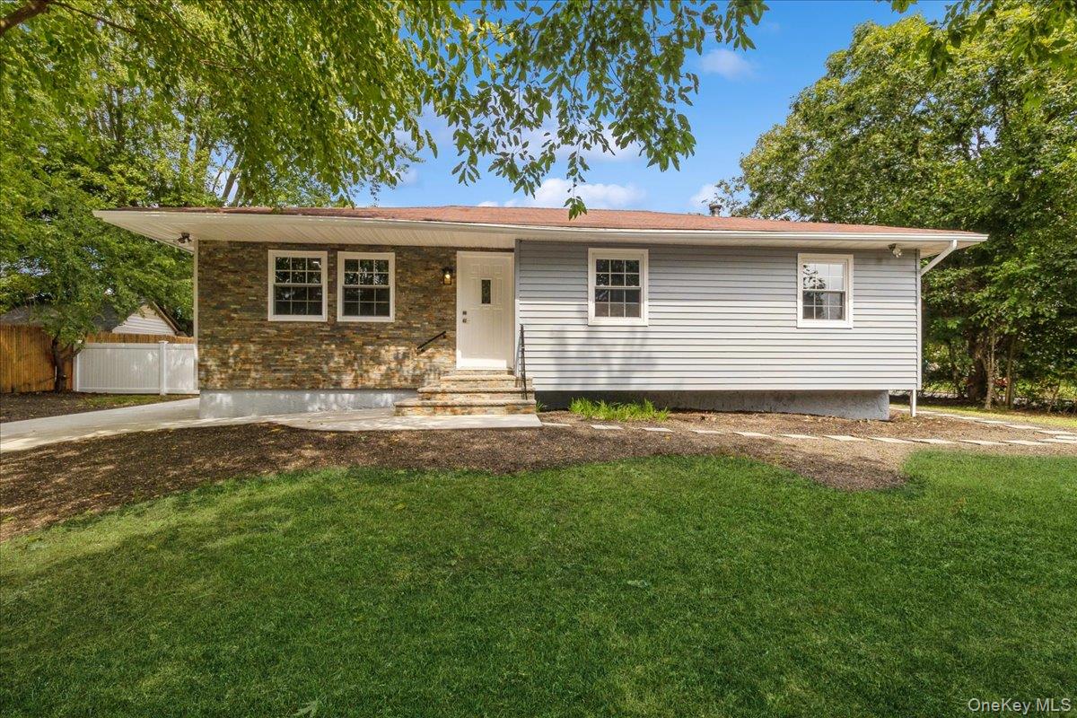 509 Hampton Avenue, Bellport, NY 11713