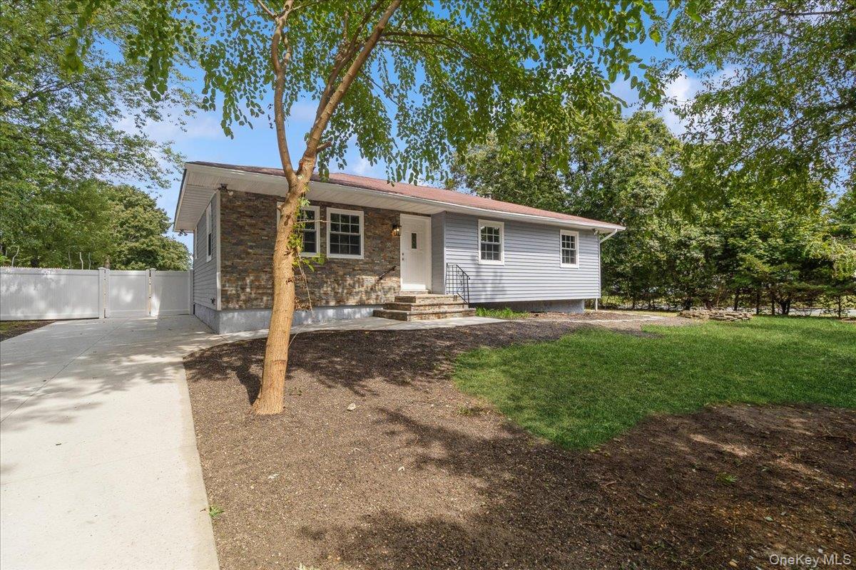 509 Hampton Avenue, Bellport, NY 11713