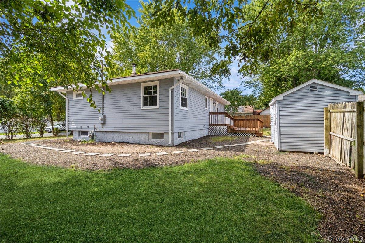 509 Hampton Avenue, Bellport, NY 11713