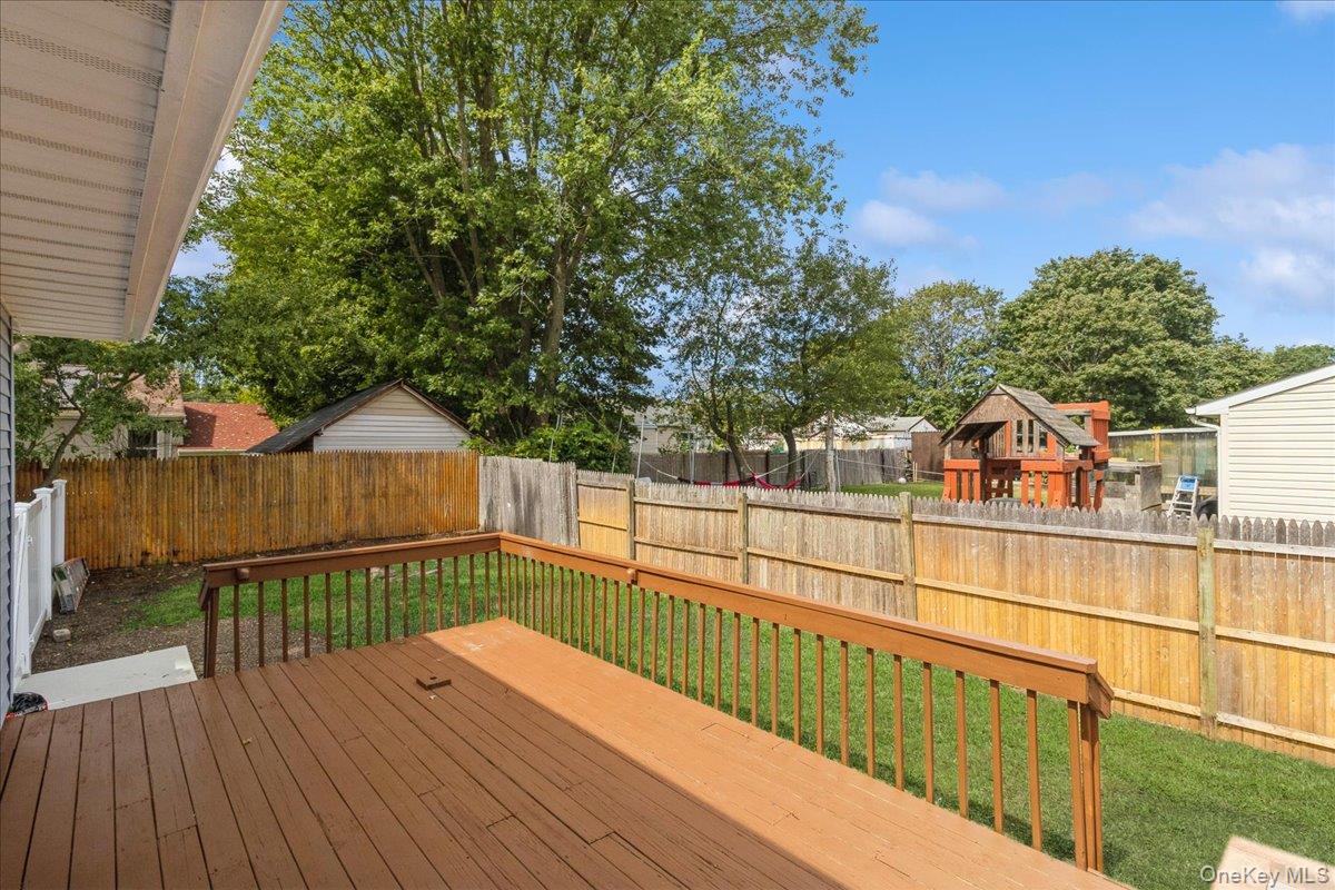 509 Hampton Avenue, Bellport, NY 11713