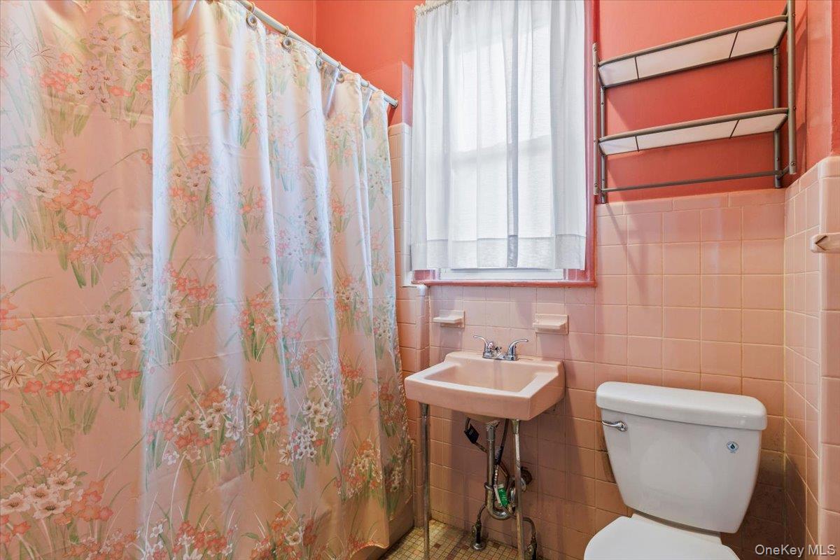 2871 Zulette Avenue, Bronx, NY 10461