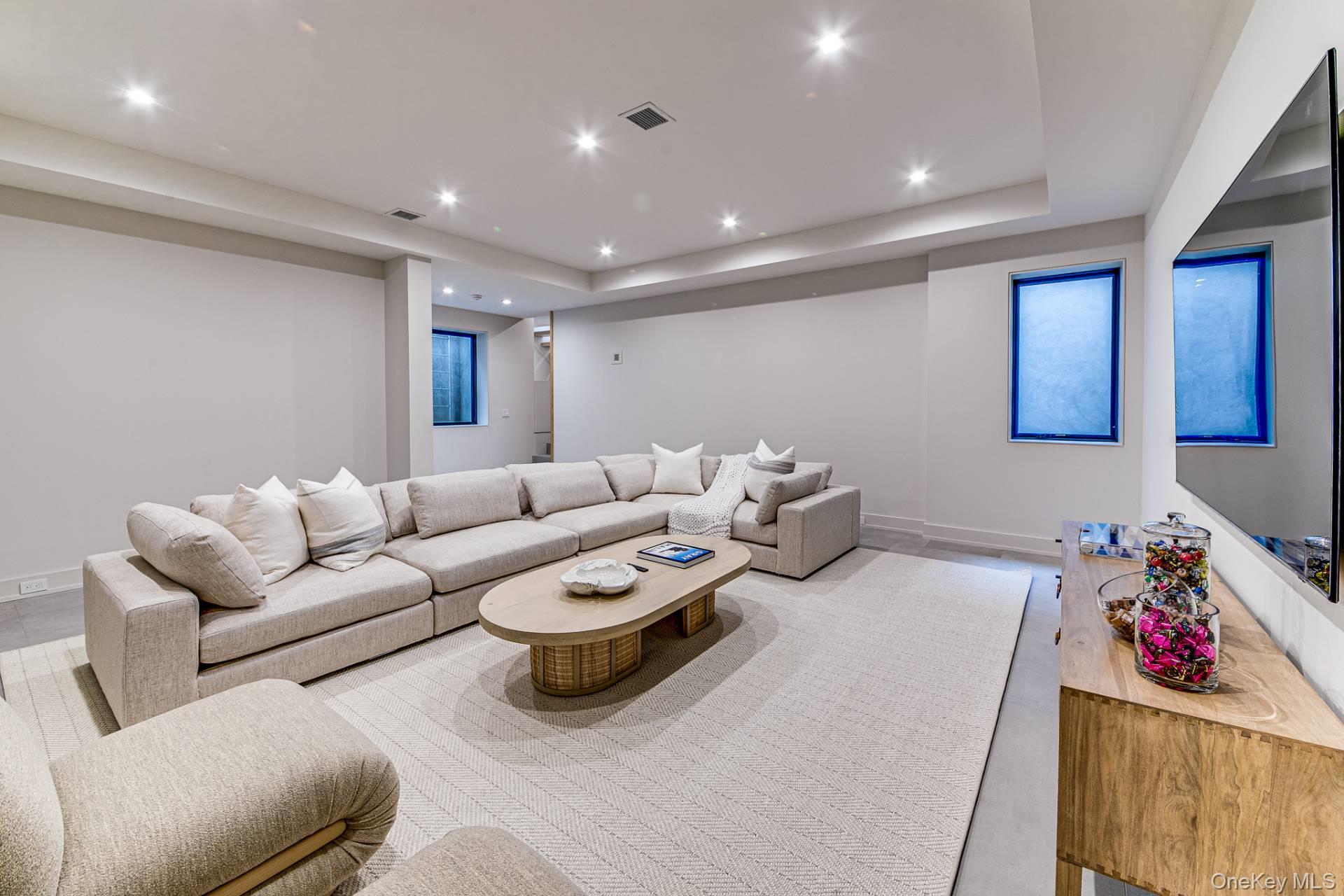 40 Lincoln Street, East Hampton, NY 11963