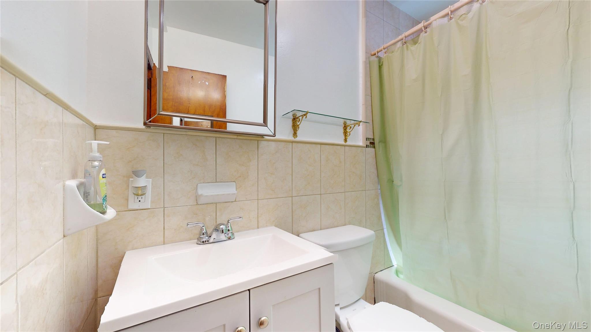 40 Wagner Avenue, Roosevelt, NY 11575