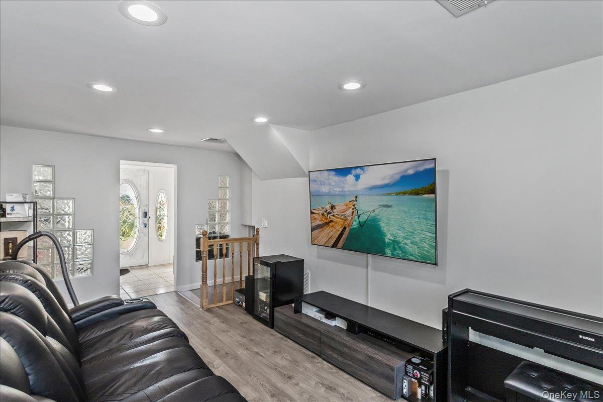 12 Julliard Drive, Plainview, NY 11803