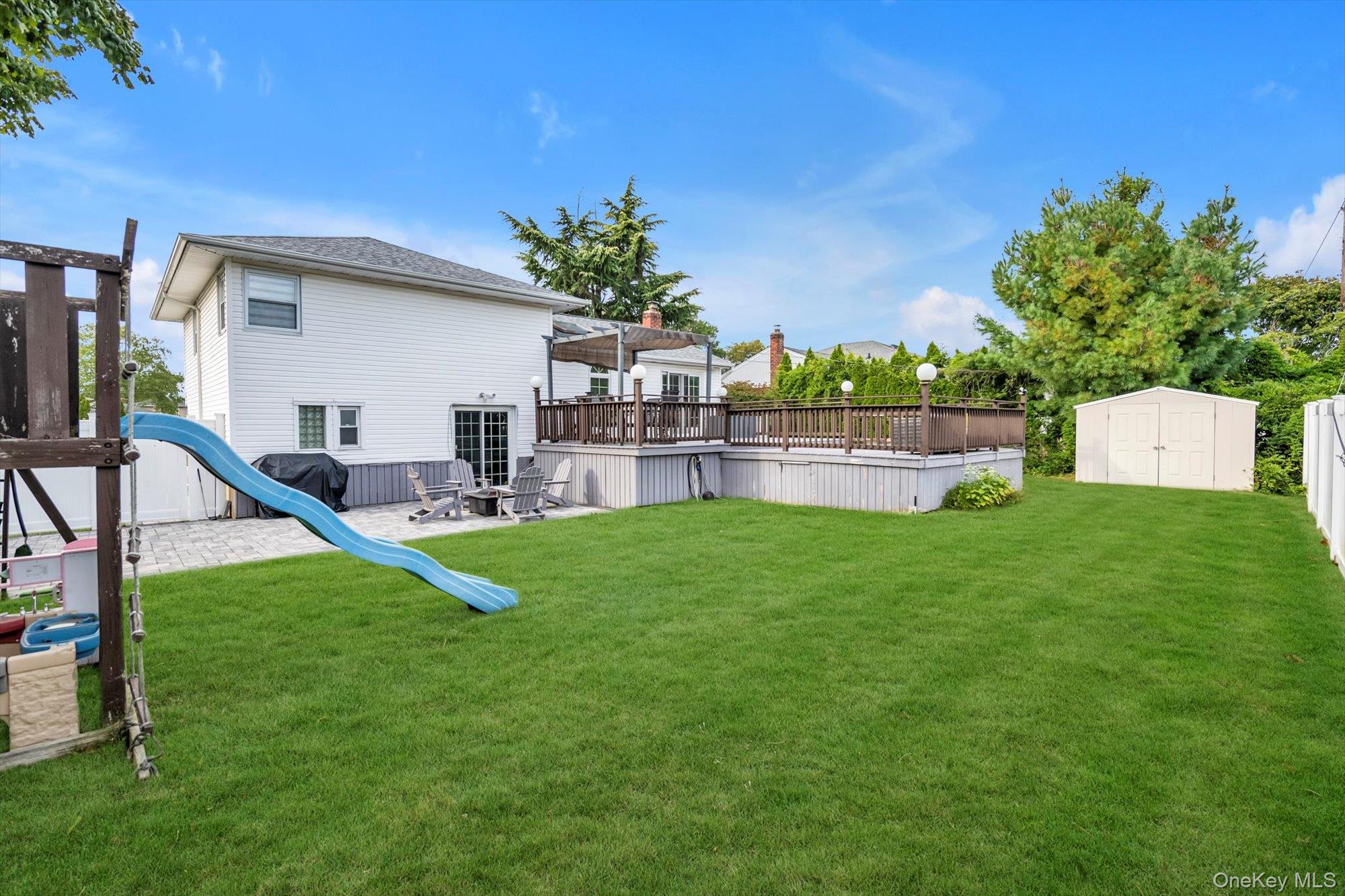 12 Julliard Drive, Plainview, NY 11803