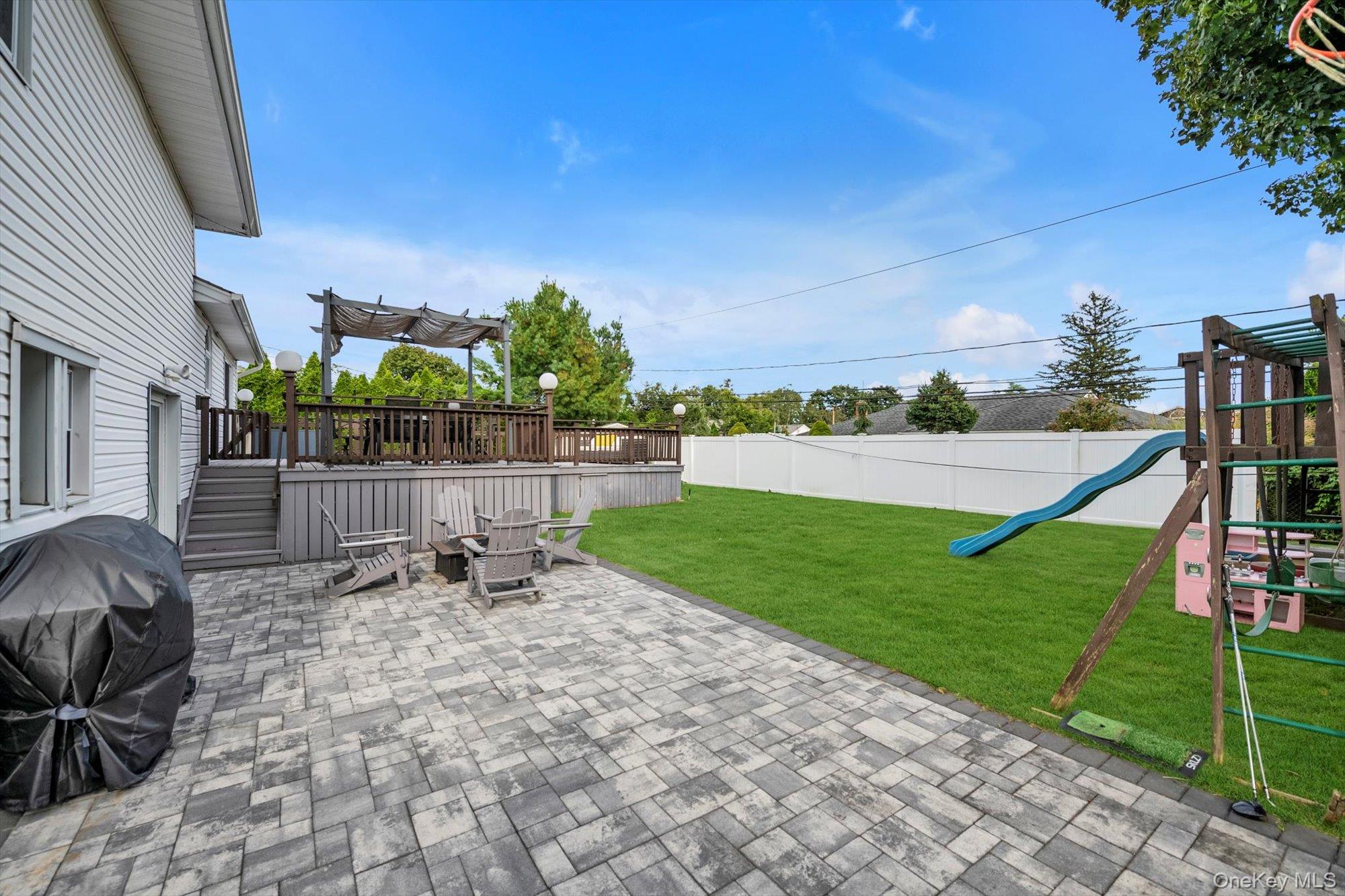 12 Julliard Drive, Plainview, NY 11803