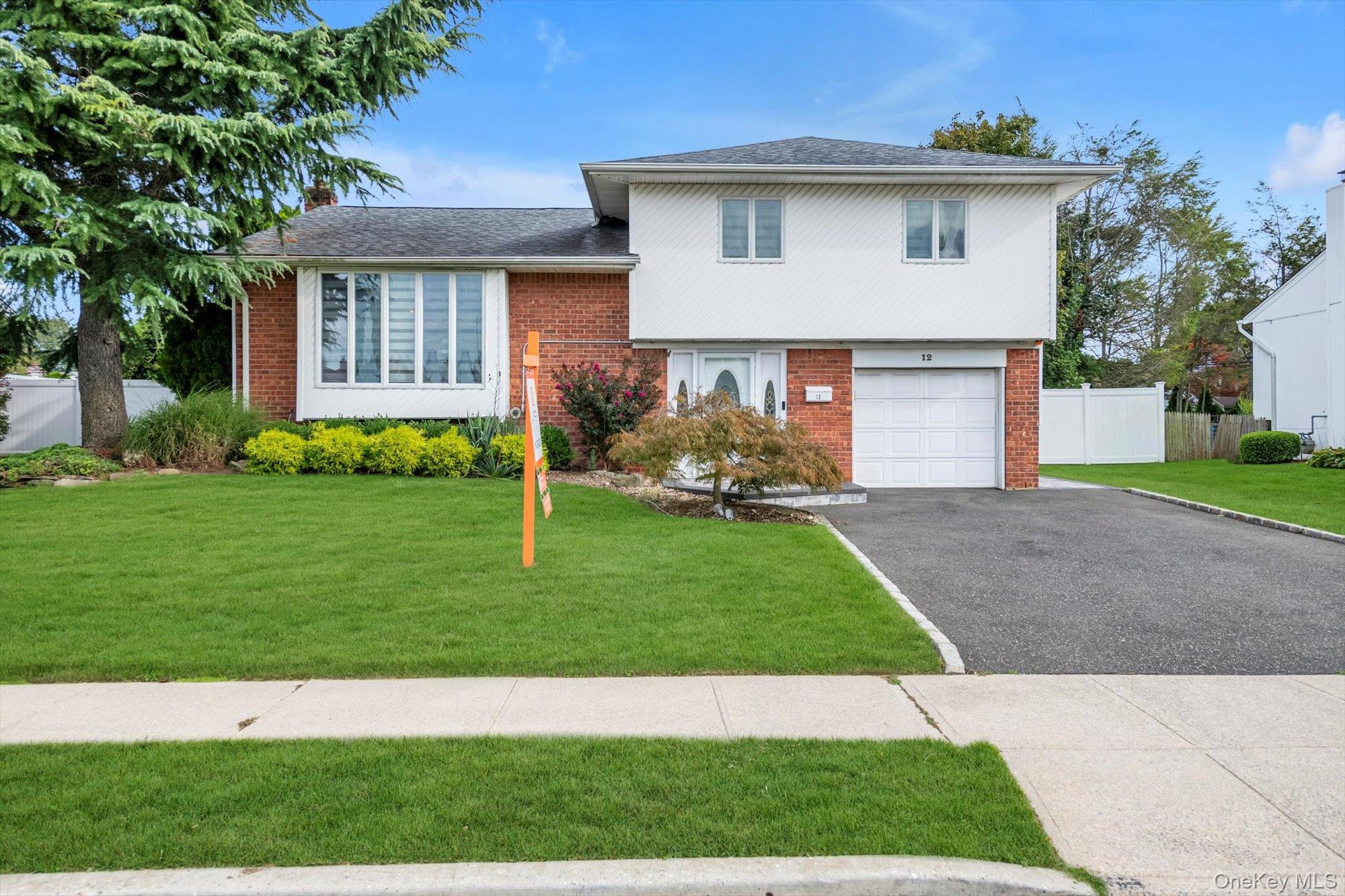 12 Julliard Drive, Plainview, NY 11803