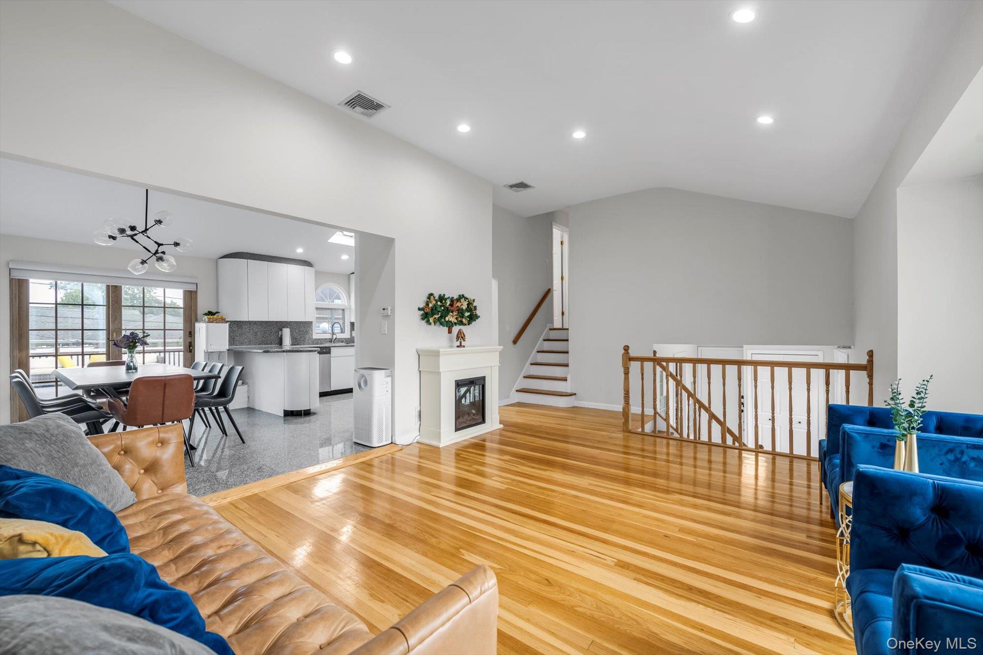 12 Julliard Drive, Plainview, NY 11803