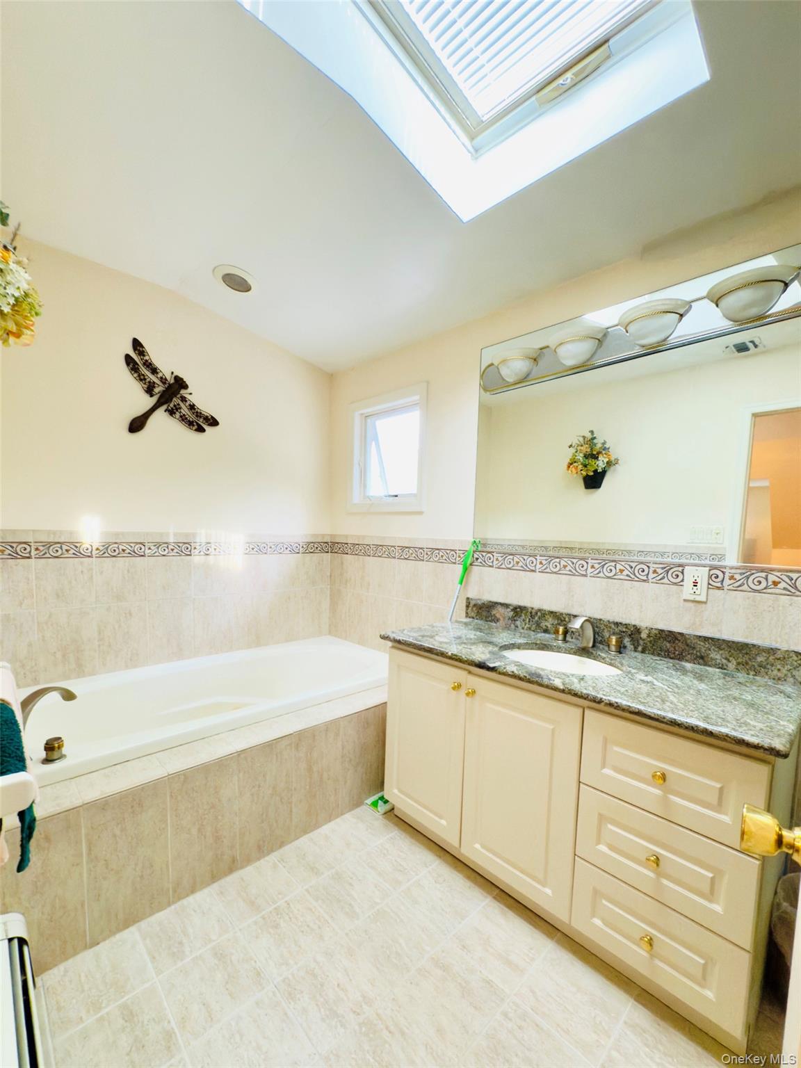 175 San Juan Avenue, Albertson, NY 11507