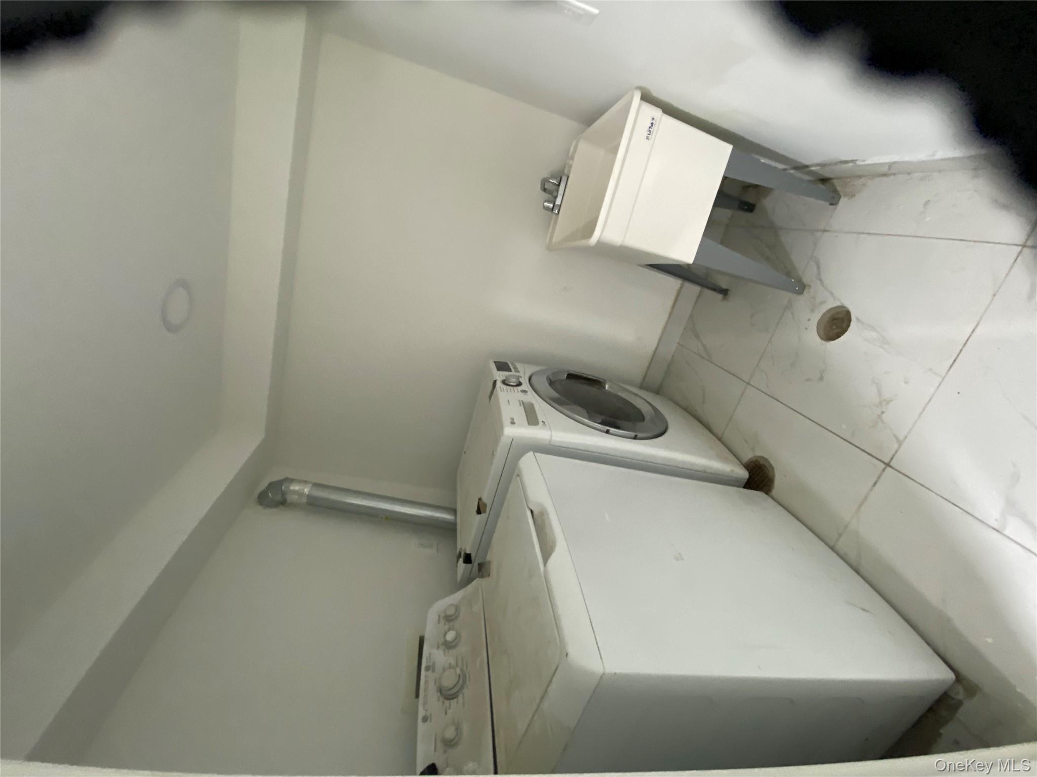 9114 110, Richmond Hill, NY 11418