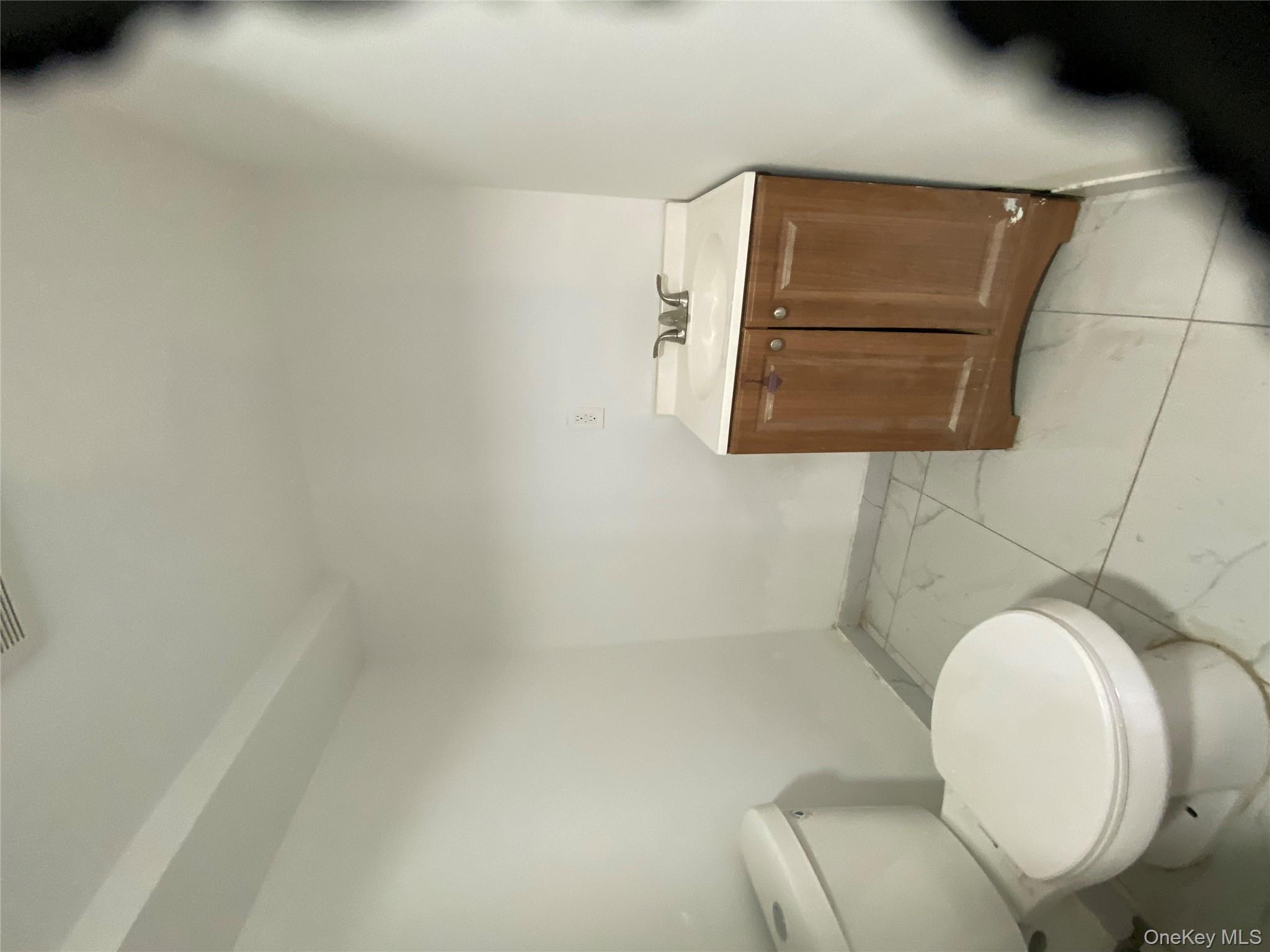 9114 110, Richmond Hill, NY 11418