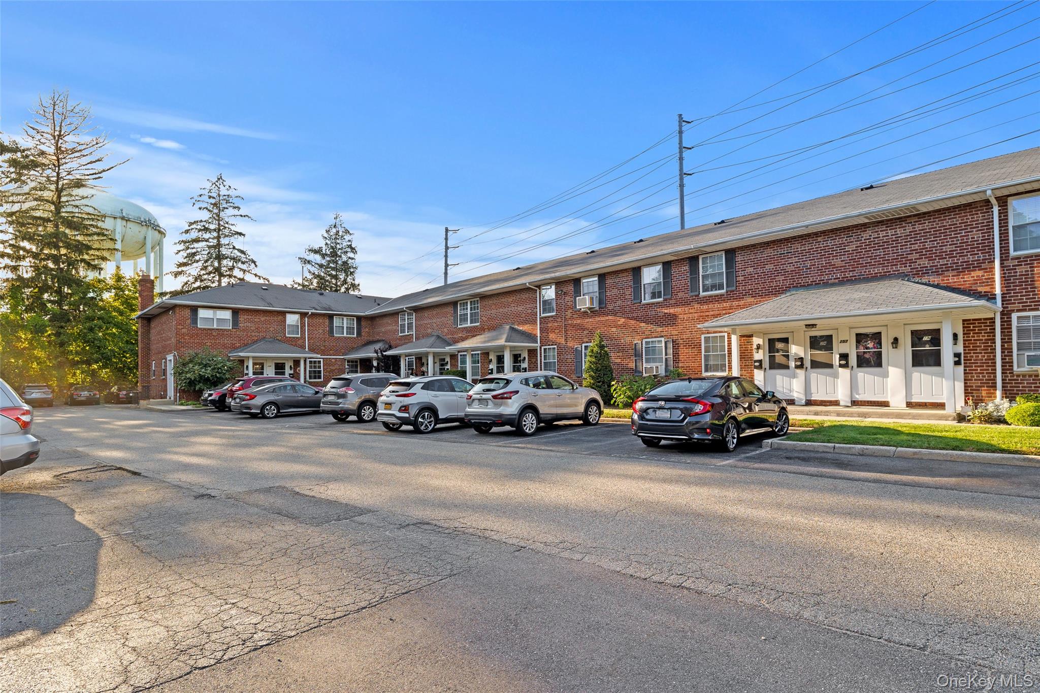 253 Hicksville Road # 2K, Bethpage, NY 11714