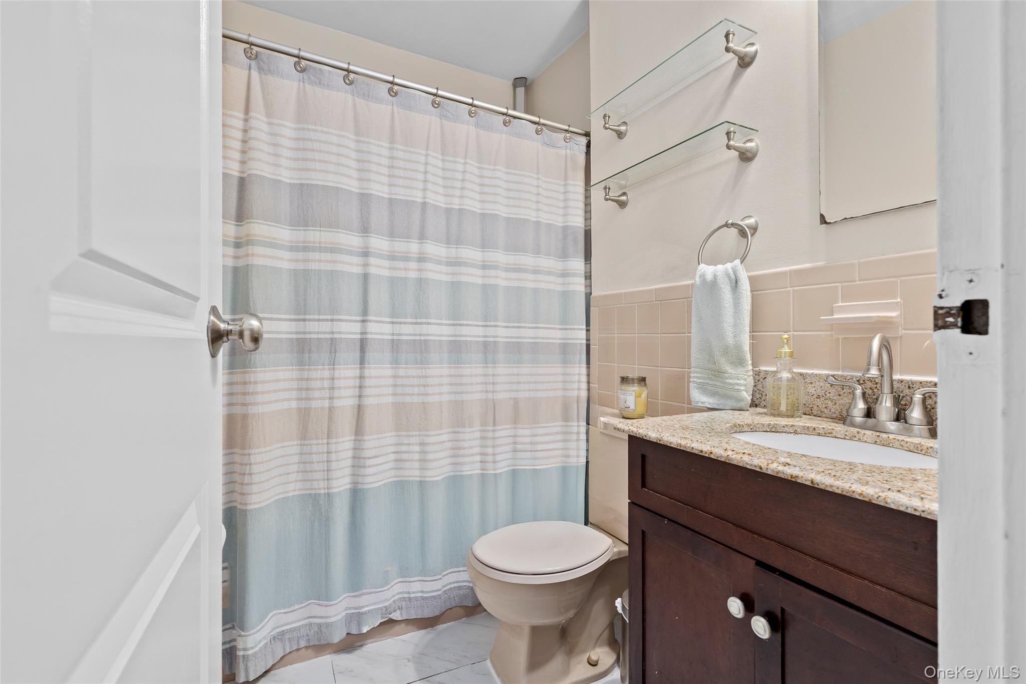 253 Hicksville Road # 2K, Bethpage, NY 11714