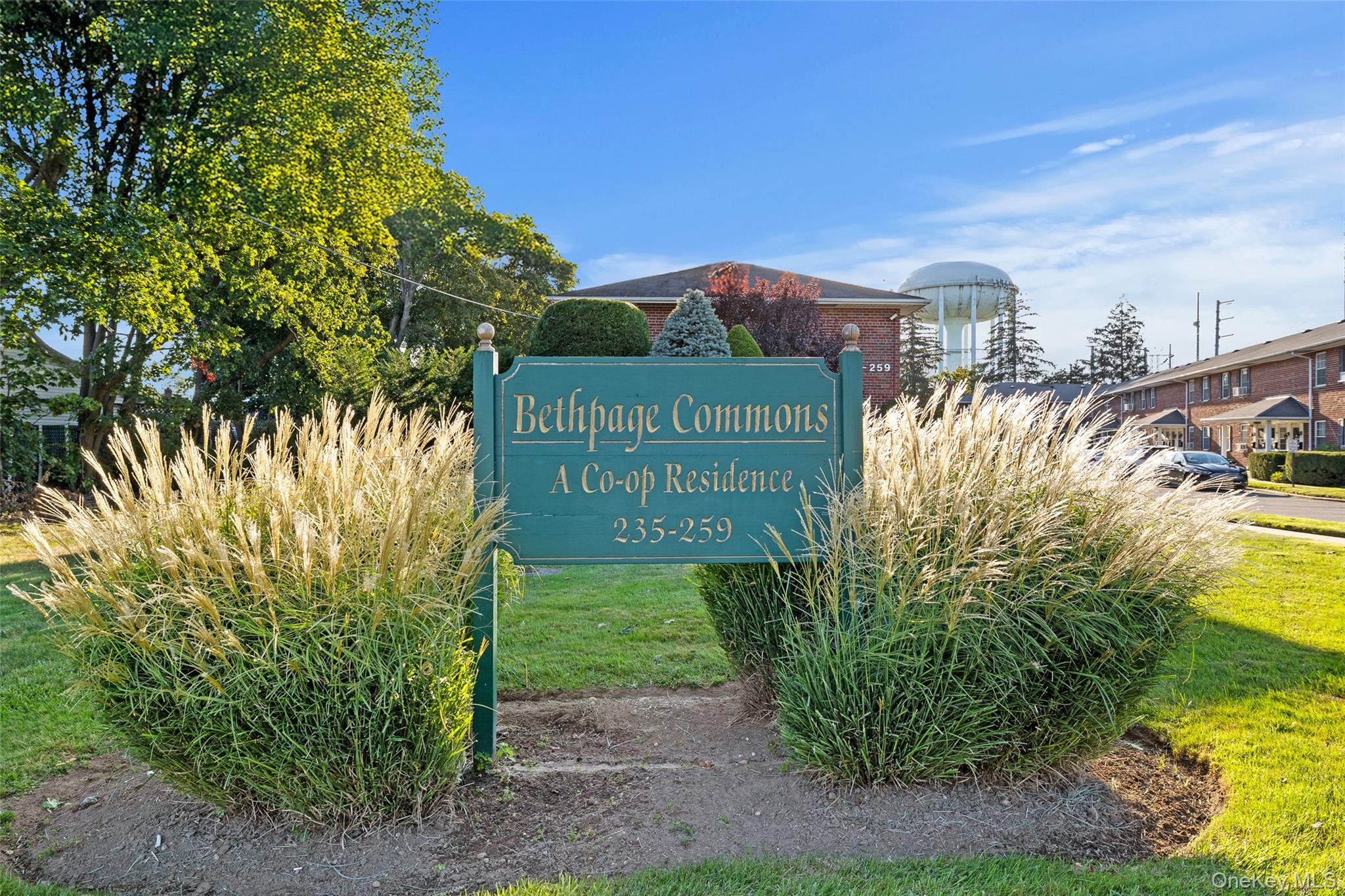 253 Hicksville Road # 2K, Bethpage, NY 11714
