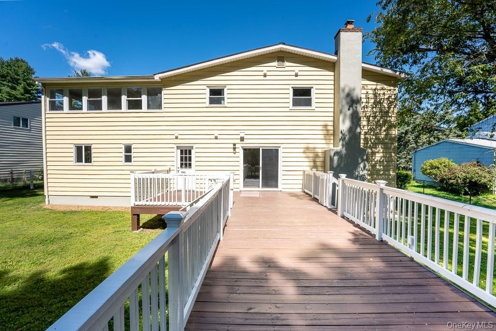 25 Robin Road, Poughkeepsie, NY 12601