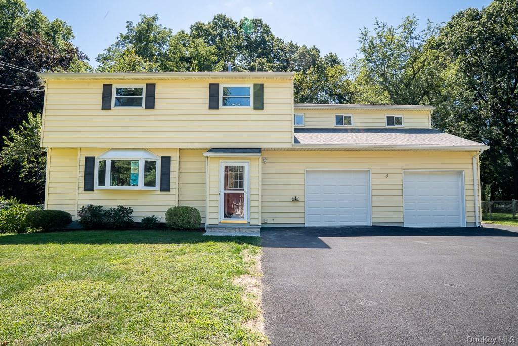 25 Robin Road, Poughkeepsie, NY 12601