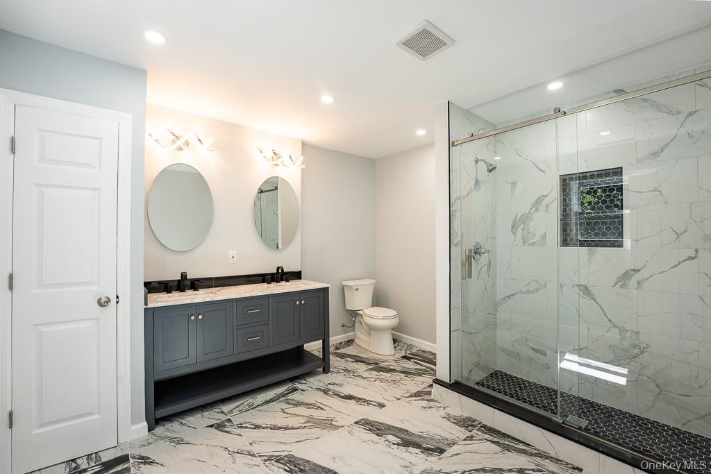 25 Robin Road, Poughkeepsie, NY 12601