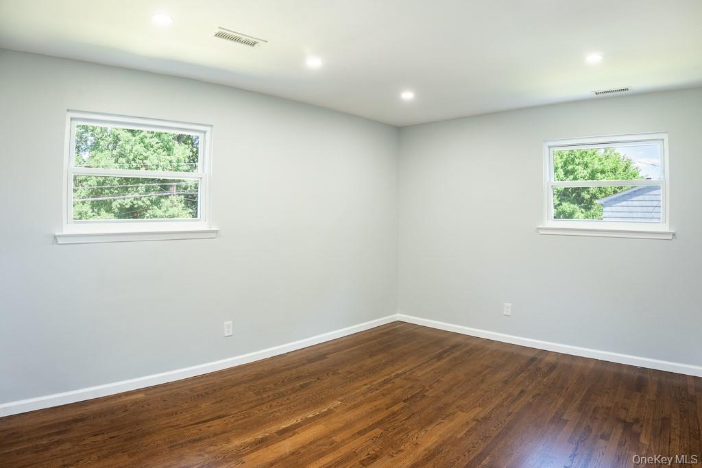 25 Robin Road, Poughkeepsie, NY 12601