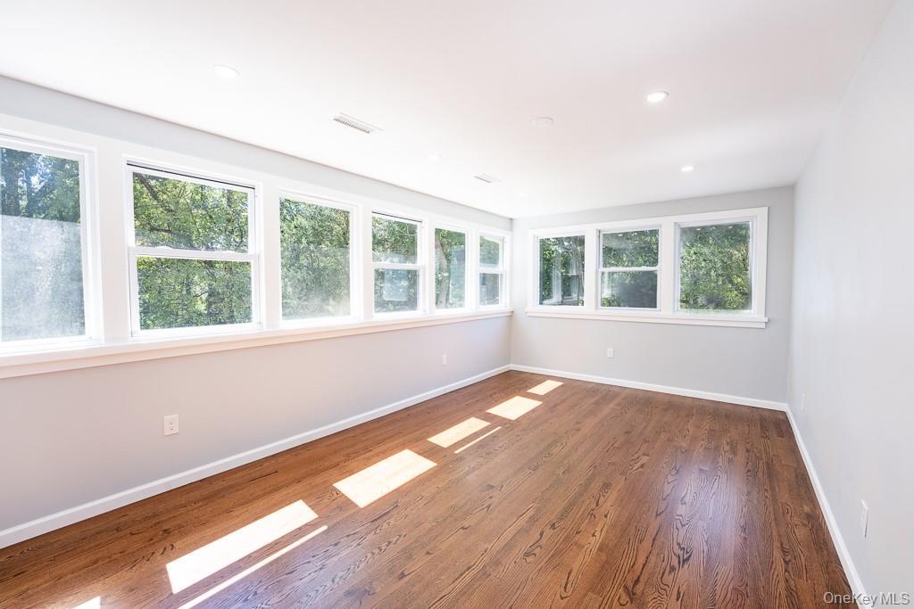 25 Robin Road, Poughkeepsie, NY 12601