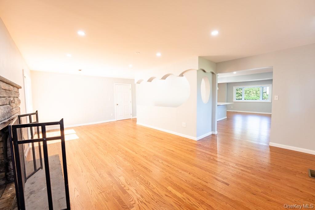 25 Robin Road, Poughkeepsie, NY 12601