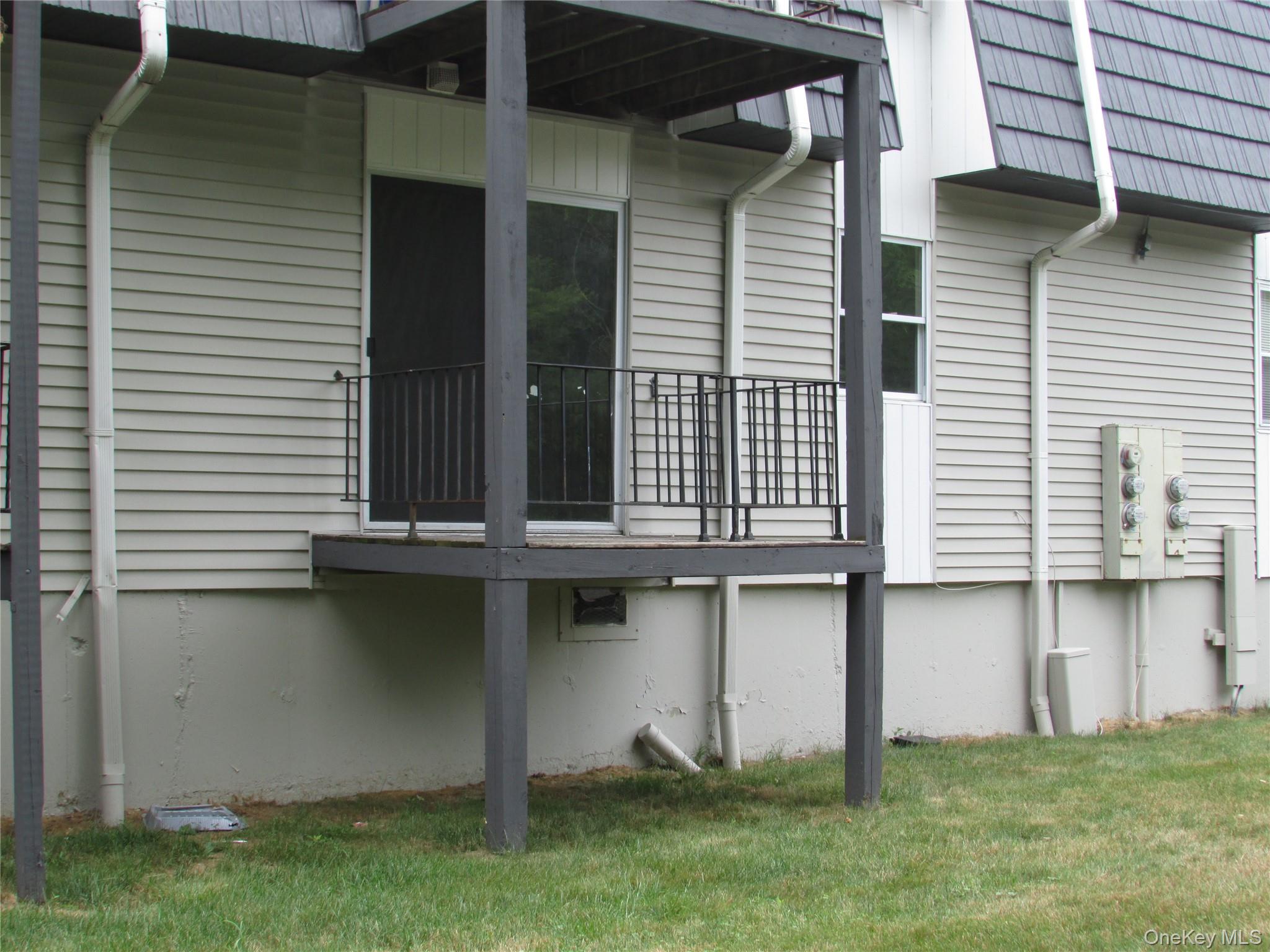 9 White Gate Road # J, Wappingers Falls, NY 12590