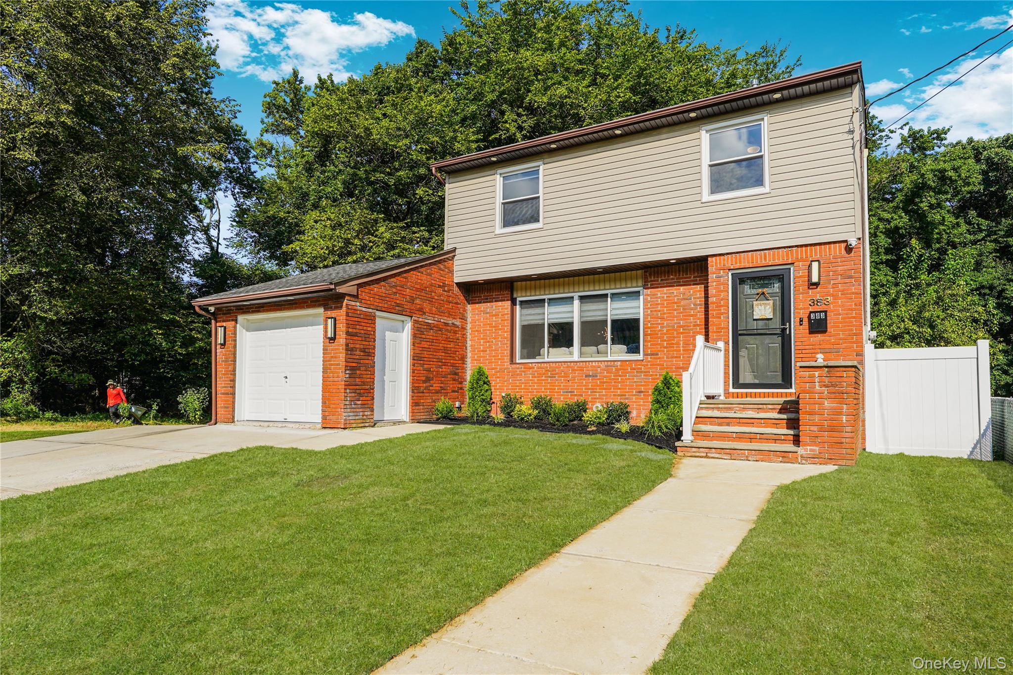 383 Woodrow Rd, Staten Island, NY 10312