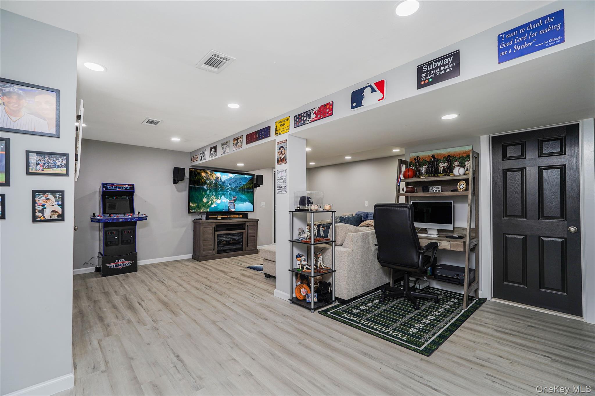 383 Woodrow Rd, Staten Island, NY 10312