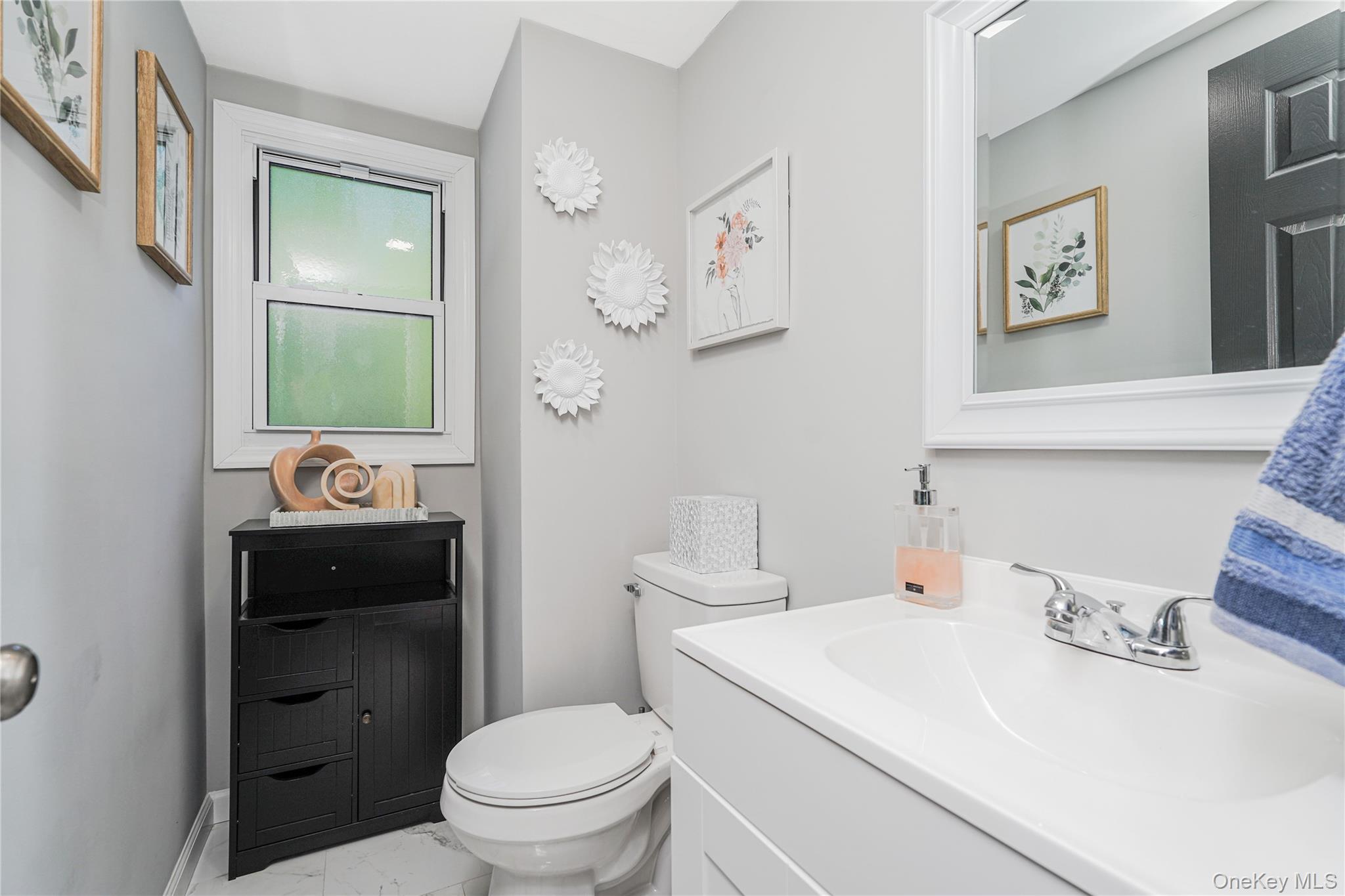 383 Woodrow Rd, Staten Island, NY 10312