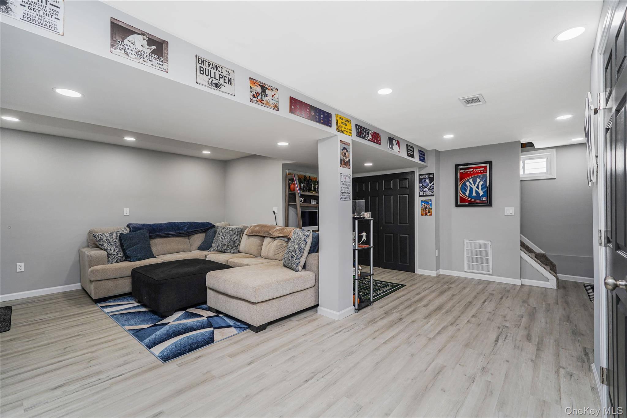 383 Woodrow Rd, Staten Island, NY 10312