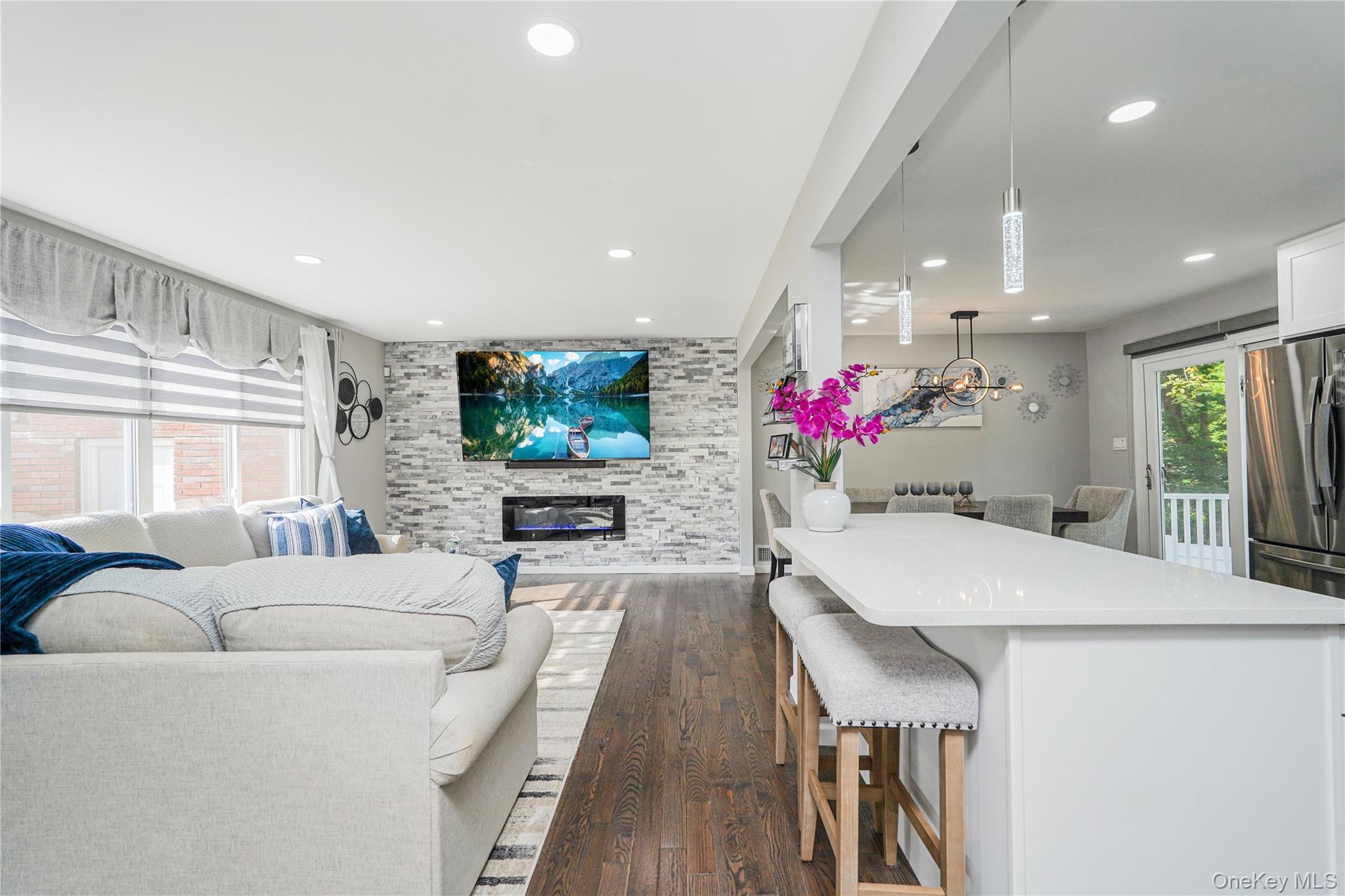 383 Woodrow Rd, Staten Island, NY 10312