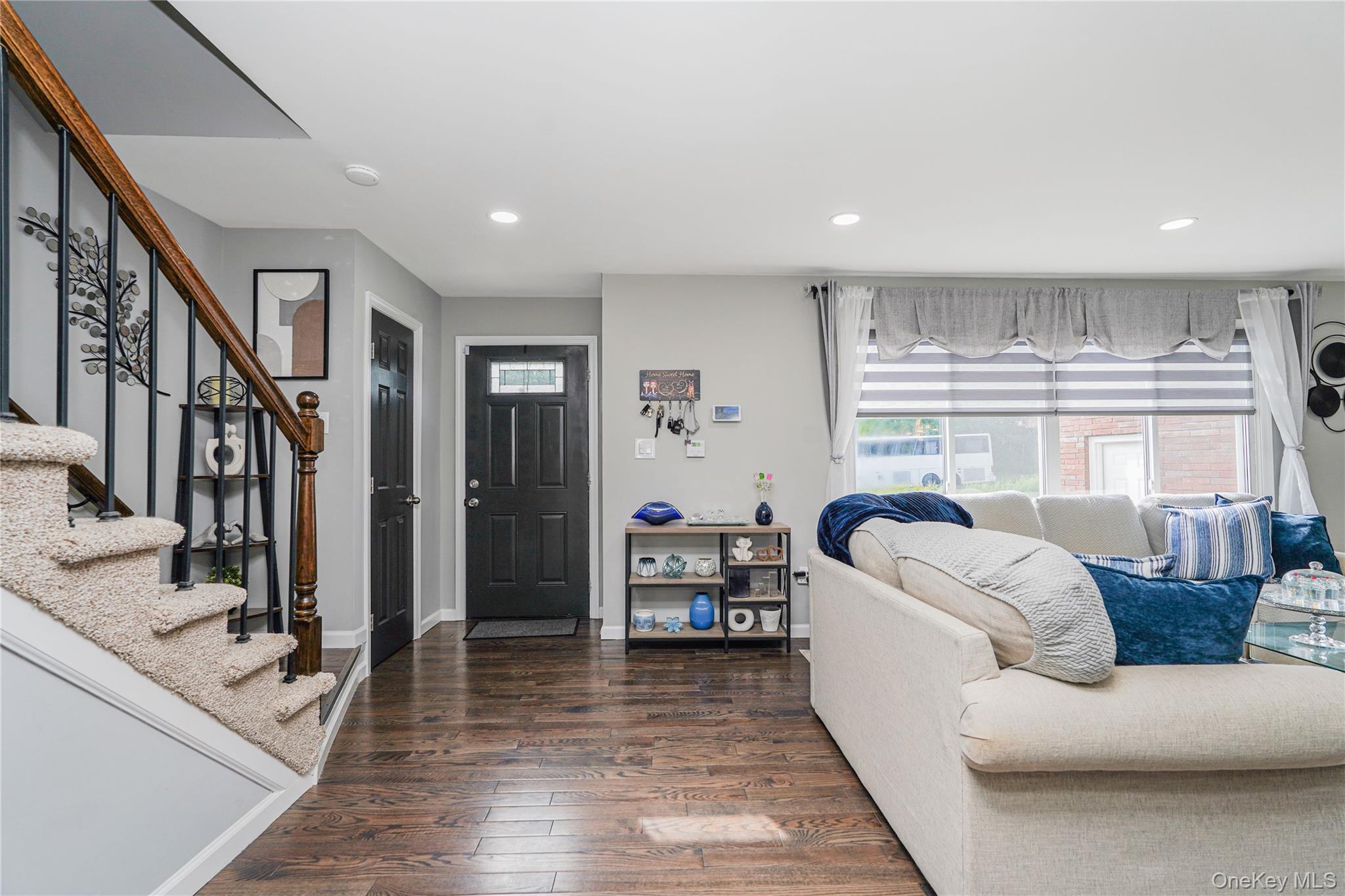 383 Woodrow Rd, Staten Island, NY 10312