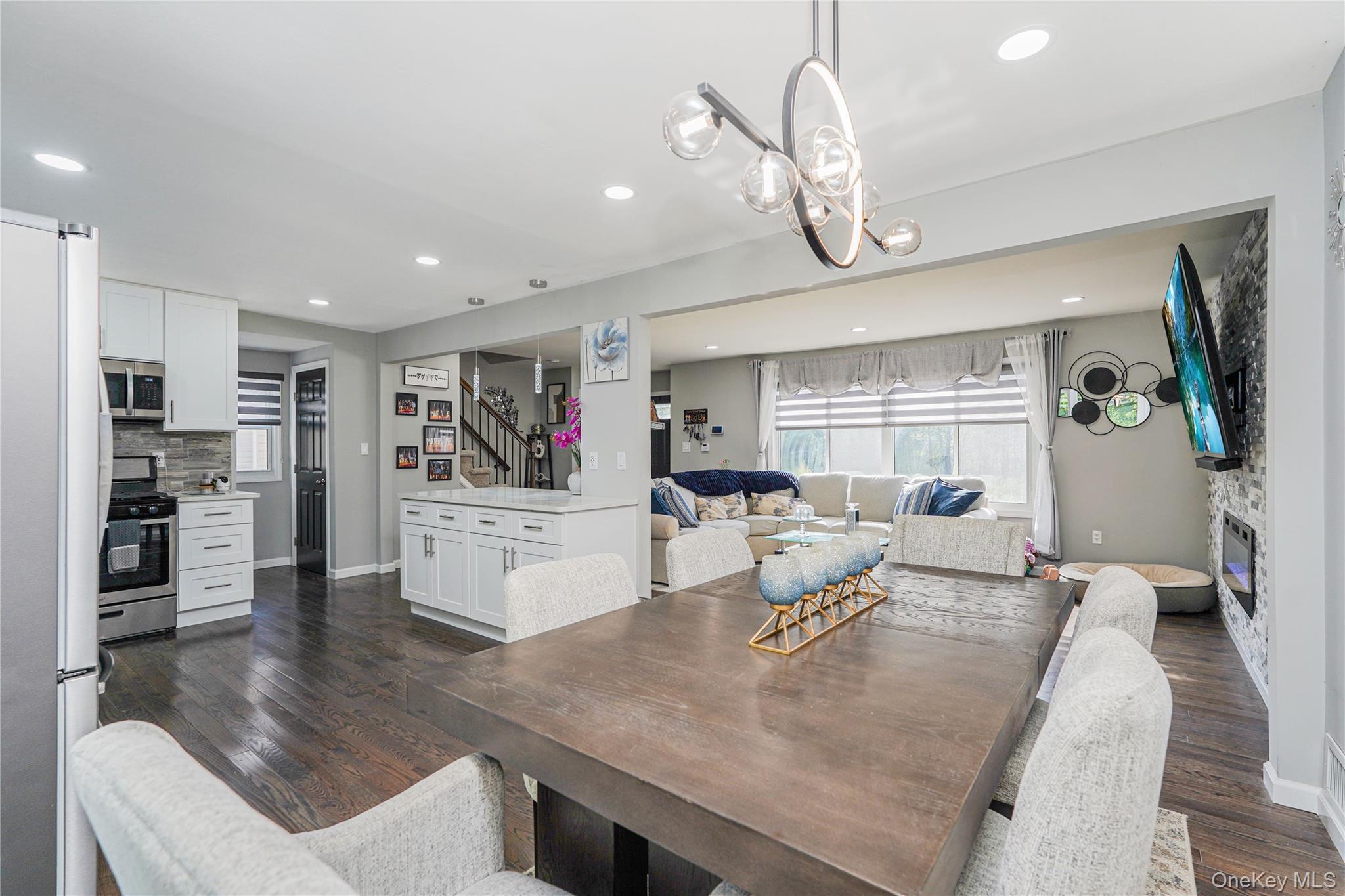 383 Woodrow Rd, Staten Island, NY 10312