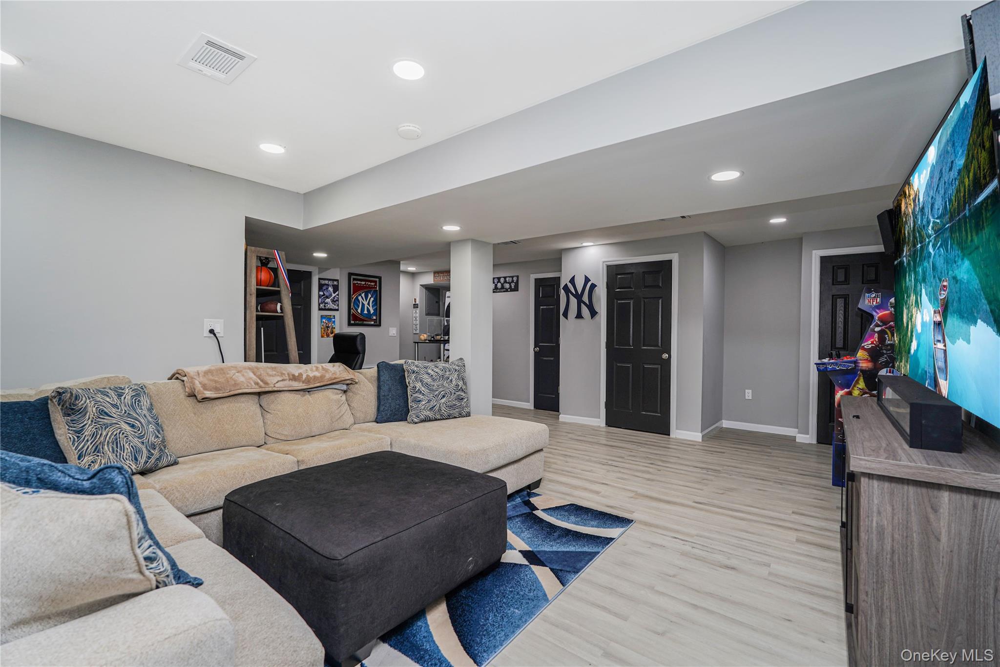 383 Woodrow Rd, Staten Island, NY 10312