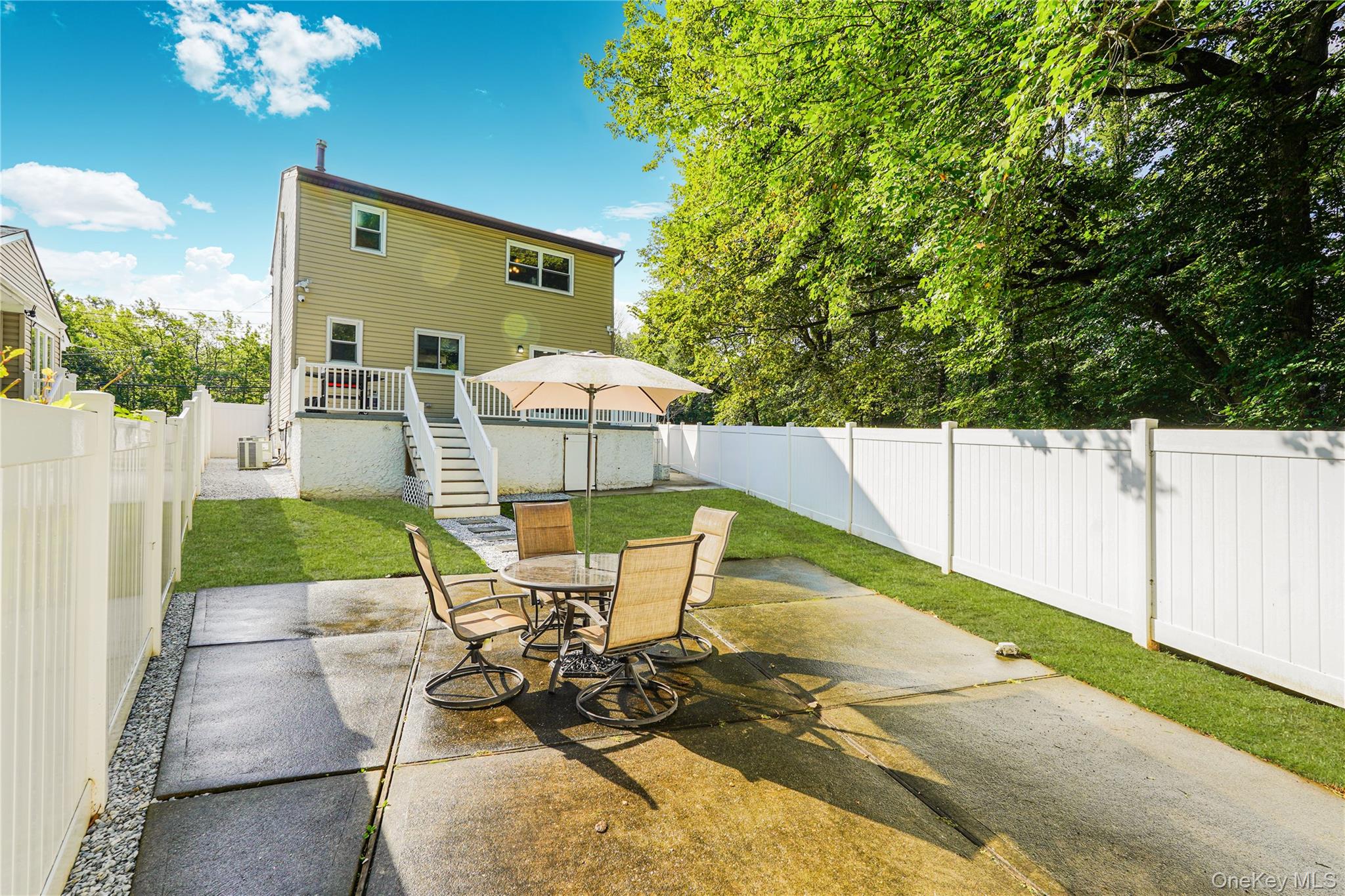 383 Woodrow Rd, Staten Island, NY 10312