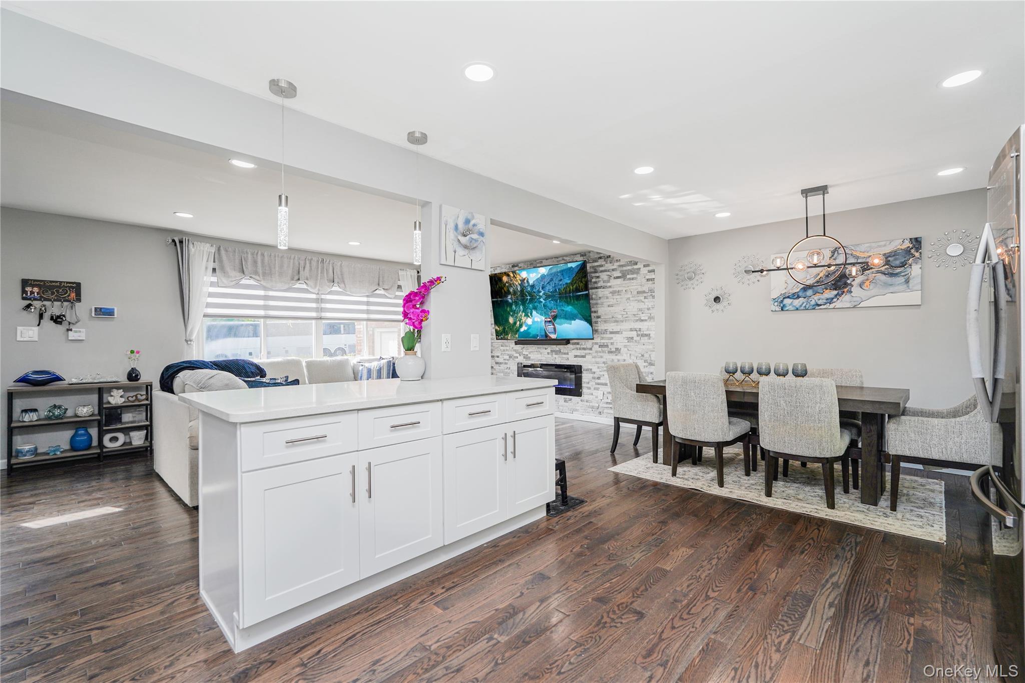 383 Woodrow Rd, Staten Island, NY 10312